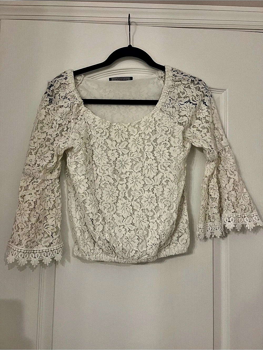 Maverick Floral Lace Blouse in White Size Small Like New